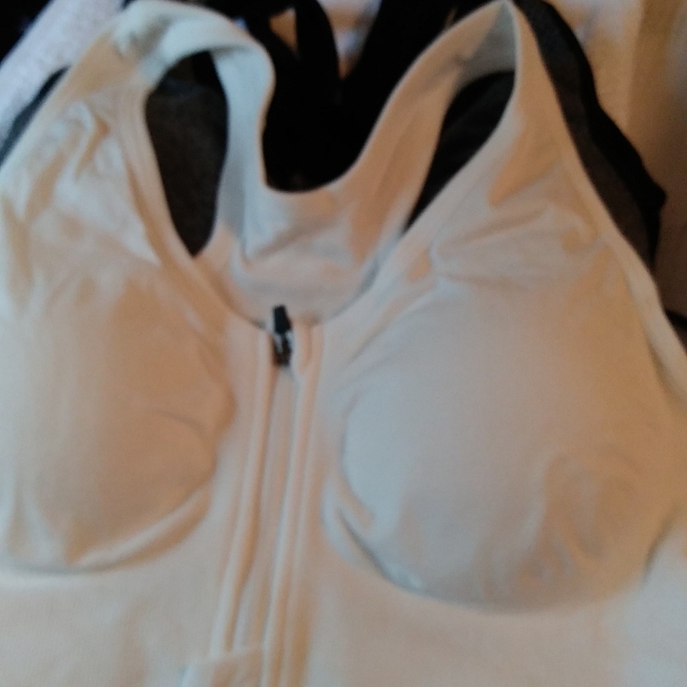 3 pack size large seamless racerback sports bras.great for workouts.